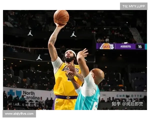 湖人近六战豪取五胜一负强势反弹升至西部第三位置 湖人近六战豪取五胜一负强势反弹升至西部第三位置