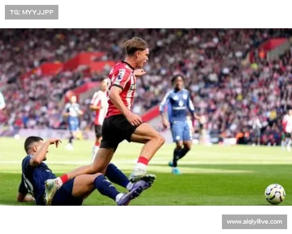 勒温攻破旧主埃弗顿,利兹联客场2-1取胜