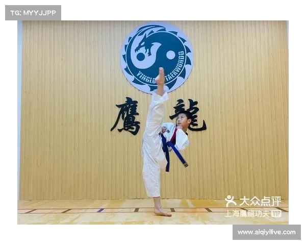 博乐市跆拳道邀请赛现场直击:青少年选手直拳横踢动作干脆利落